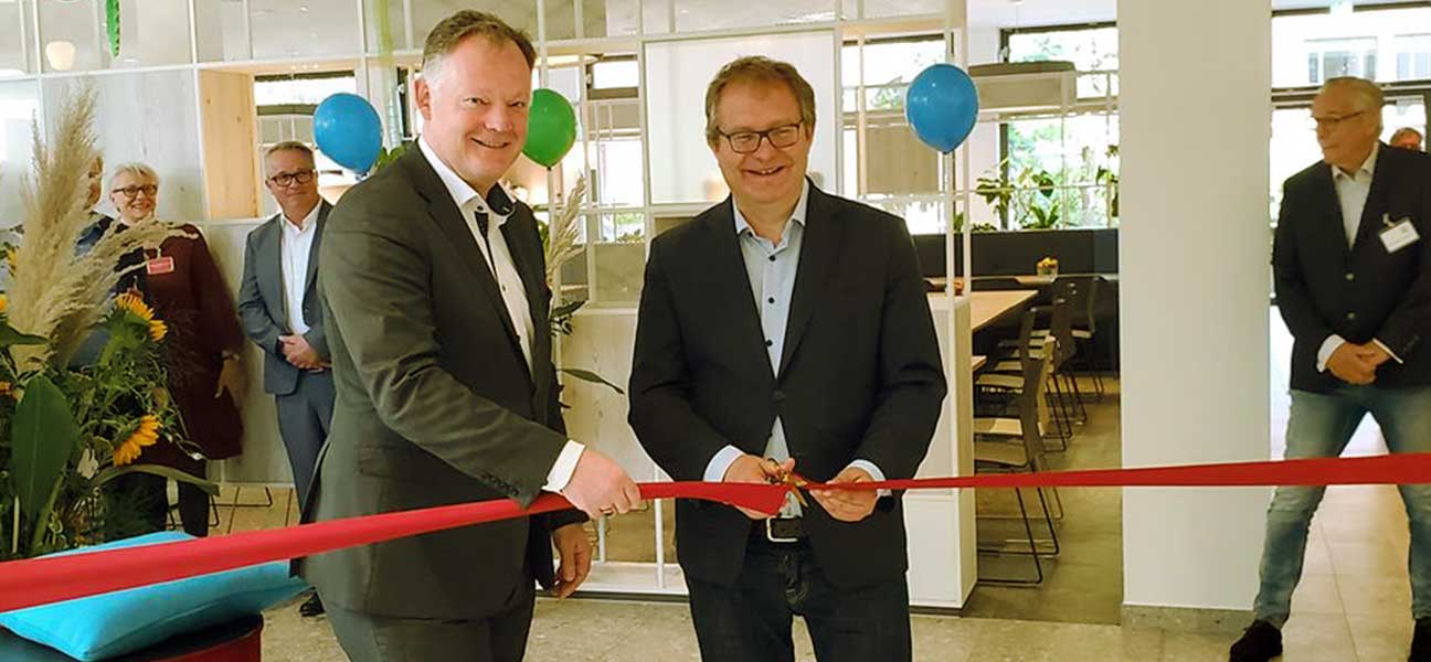 100% Bio-Kantine
in Hamburg?

... am 16.06. wurde die Allianz Trade-Kantine von Jens Kerstan feierlich eröffnet.